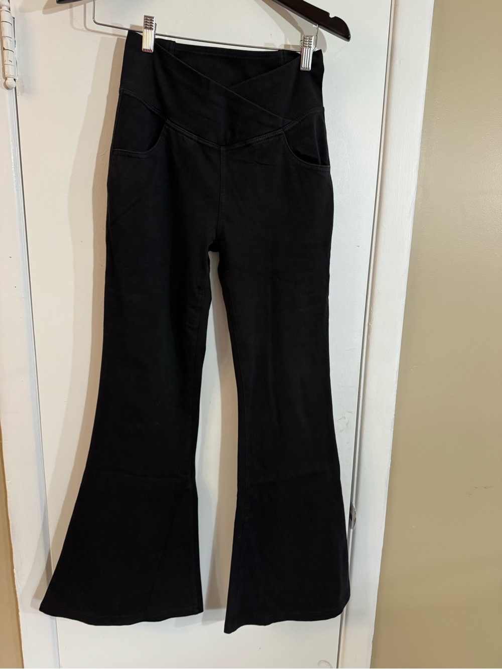 HALARA Black Kids Flared Sweatpants with Crisscross Waist